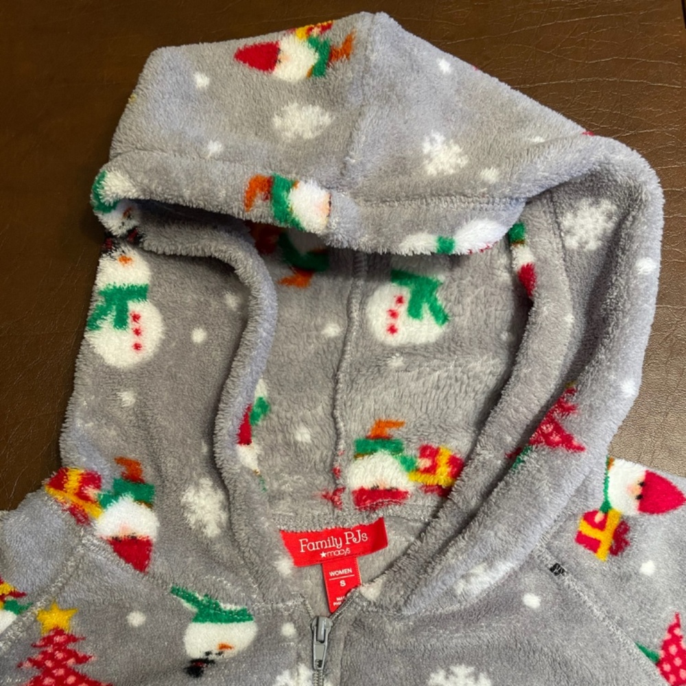 Macy's FAMILY PJs - Picture 3 of 4